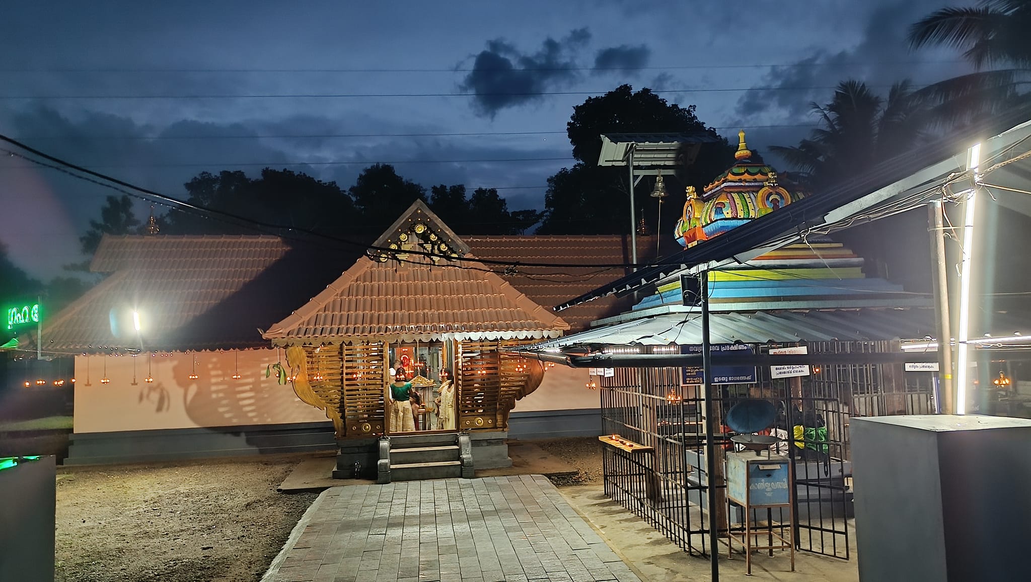 Chettikulangara Sree Bhagavathi Temple Alappuzha Dresscode