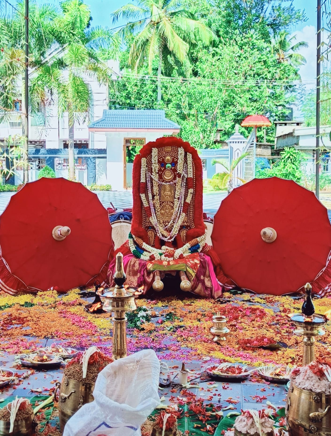 kunnathoor Sree Bhagavathi Temple Alappuzha Dresscode