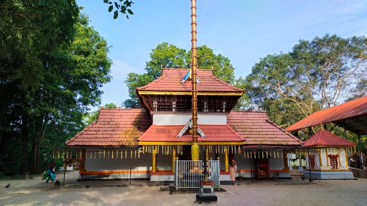 Kadampanakulangara Bhagavathy Temple Poojas