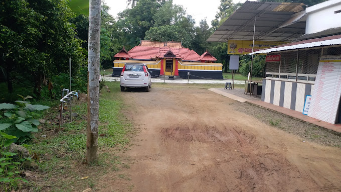 Chettikulangara Sree Bhagavathi Temple Ernakulam Dresscode