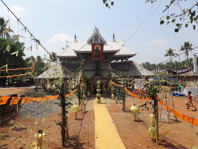 Chettikulangara Sree Bhagavathi Temple Ernakulam Dresscode