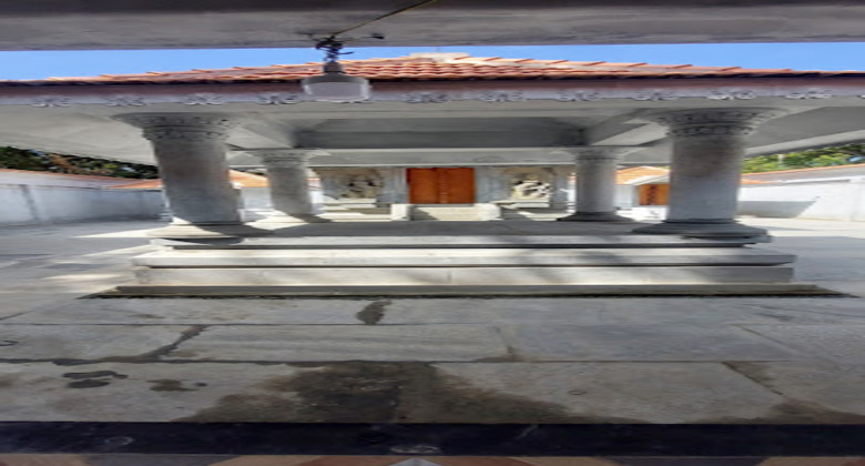Muttath Kandanamuri Temple 