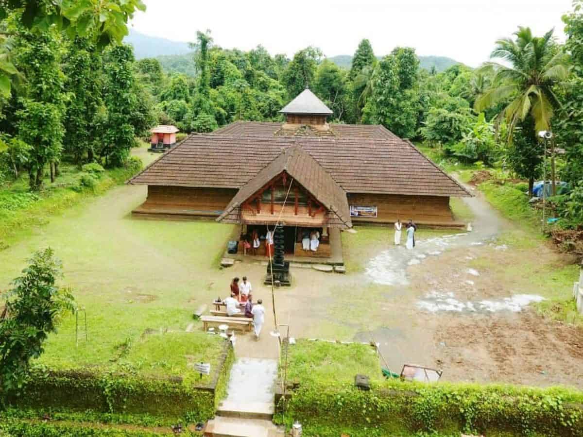 Mridanga Saileswari Temple  Prayers and offerings made