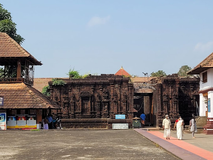 Rajarajeshwara Temple Prayers and offerings made