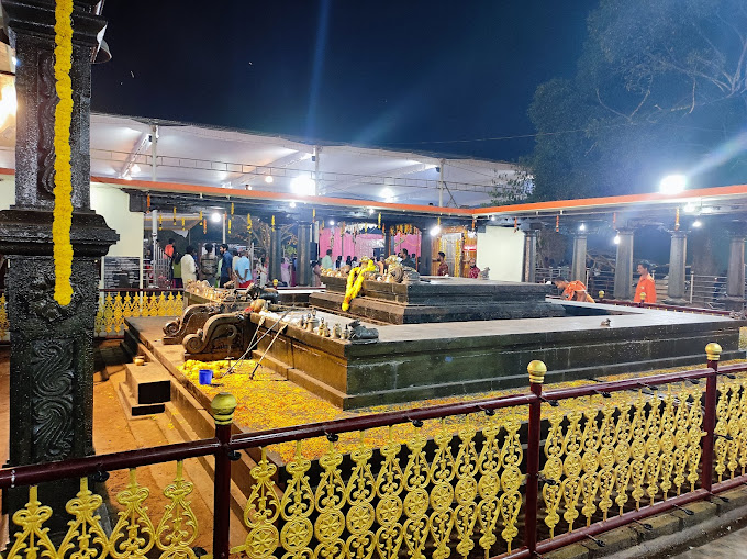 Poruvazhy Peruviruthy Malanada Temple Kollam