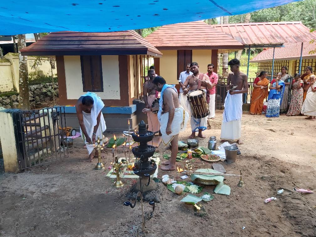 Ponvelikkavu Sree Bhagavathi is an Shakthi devi in Hinduism