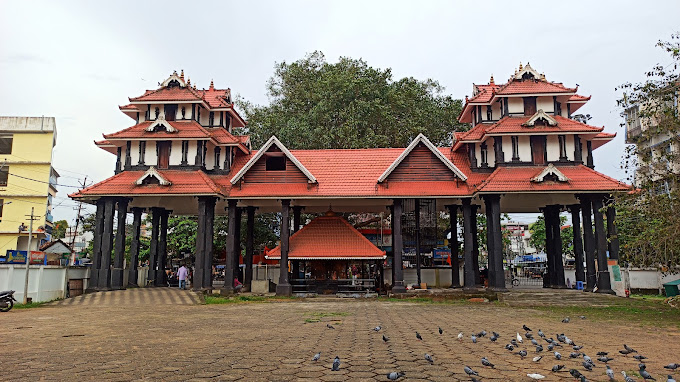 Thirunakkara Mahadeva Temple Kottayam