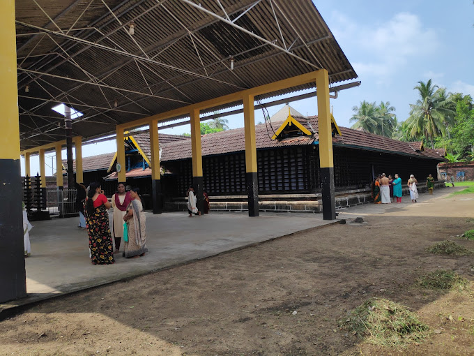 Thirunavaya Navamukunda Temple Prayers and offerings made