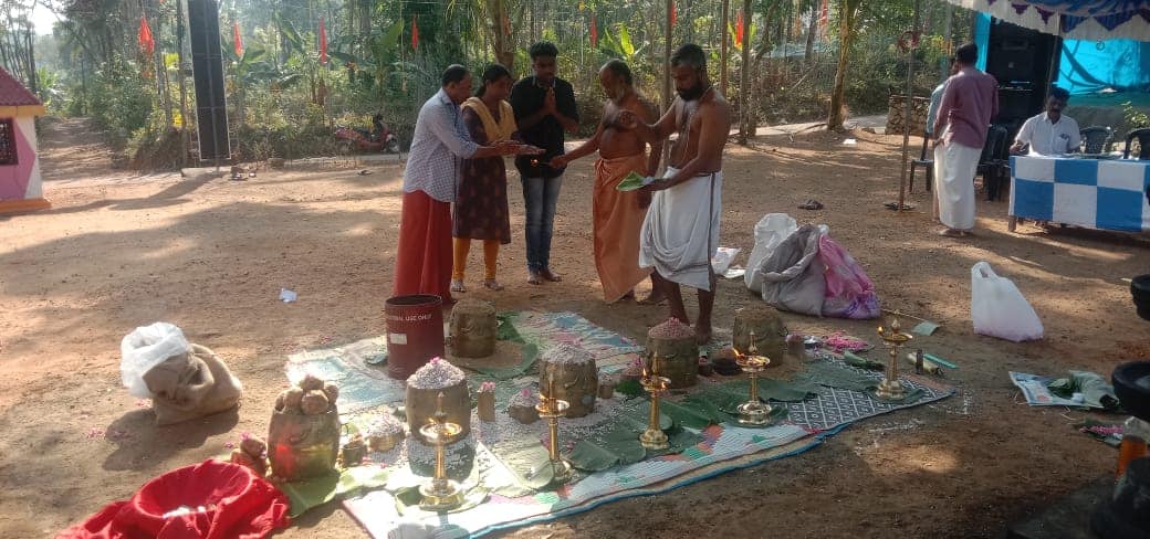 Ponvelikkavu Sree Bhagavathi Temple pathanamthitta Dresscode