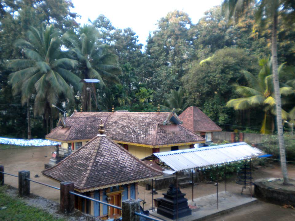 Ponvelikkavu Sree Bhagavathi Temple pathanamthitta Dresscode