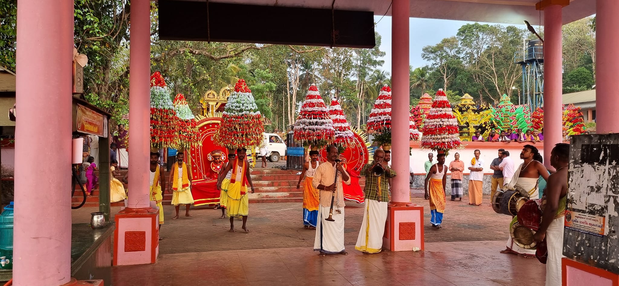 Aruvikkuzhi Sreekrishna Swami Temple 