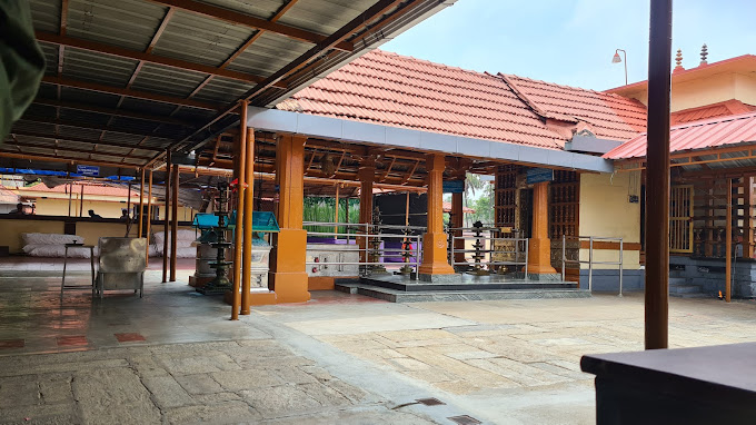 Manapullikavu temple images