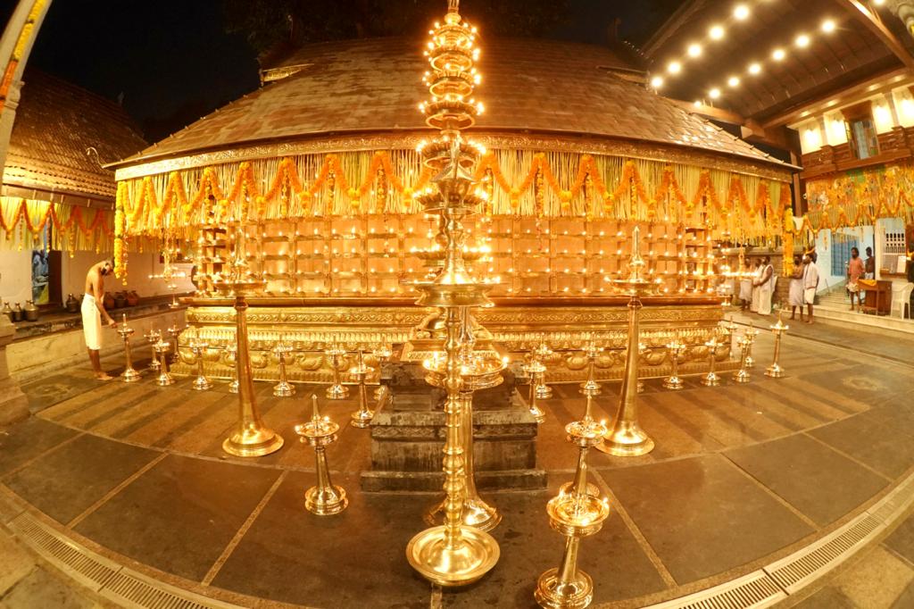Dresscode in Avanangattilkalari Sree Vishnumaya Temple