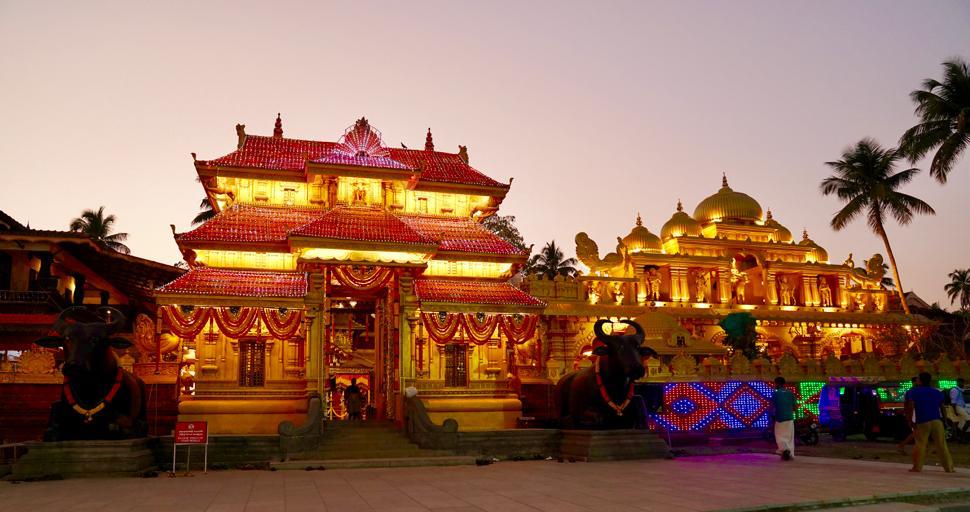 Kanadikavu Shree Vishnumaya Kuttichathan Swamy Temple