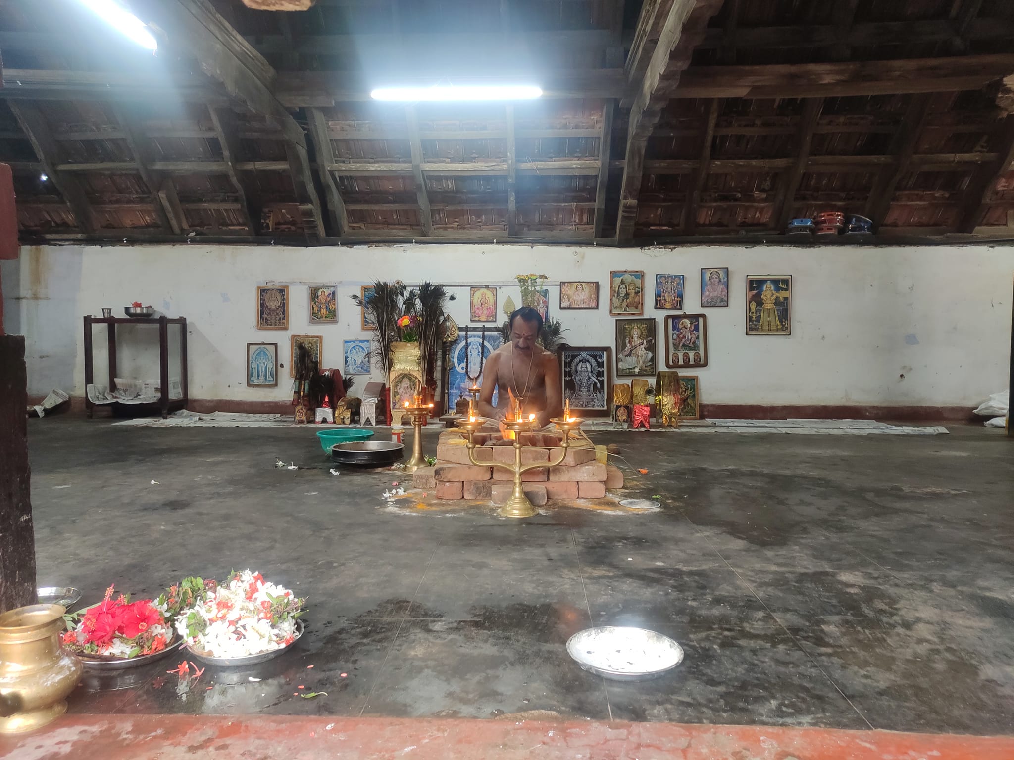 Chettikulangara Sree Bhagavathi Temple Thrissur Dresscode