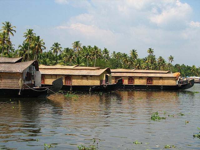 Chettikulangara Sree Bhagavathi Temple Thrissur Dresscode