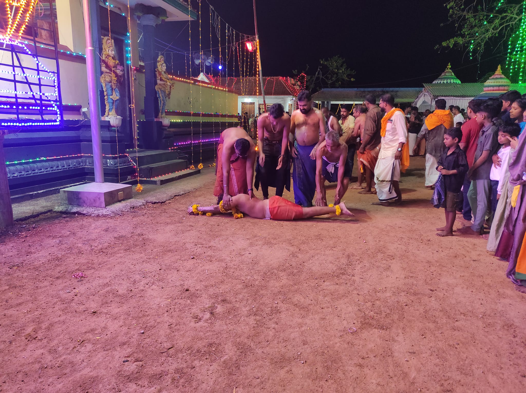 Chettikulangara Sree Bhagavathi Temple Alappuzha Dresscode