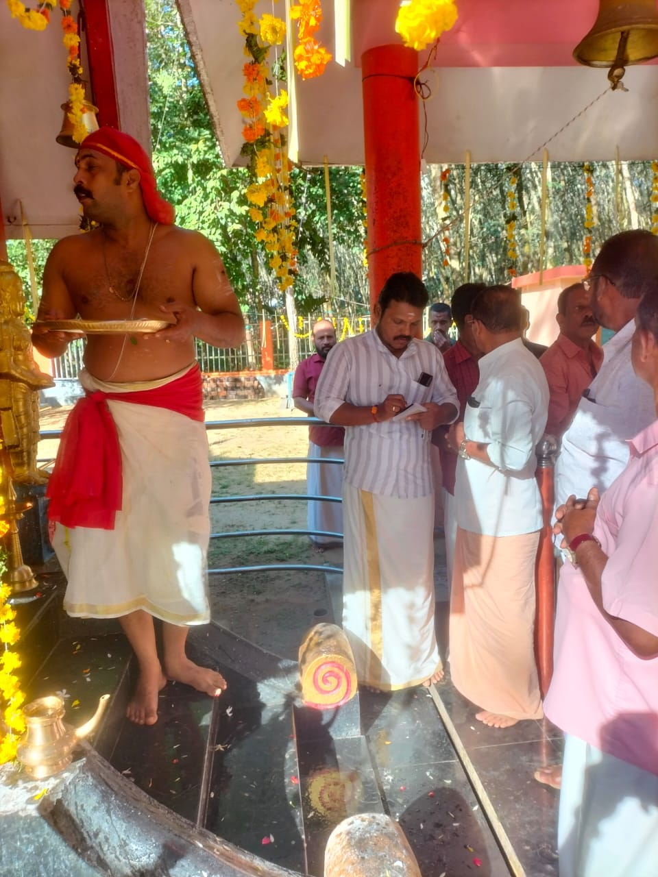 Chettikulangara Sree Bhagavathi Temple Alappuzha Dresscode