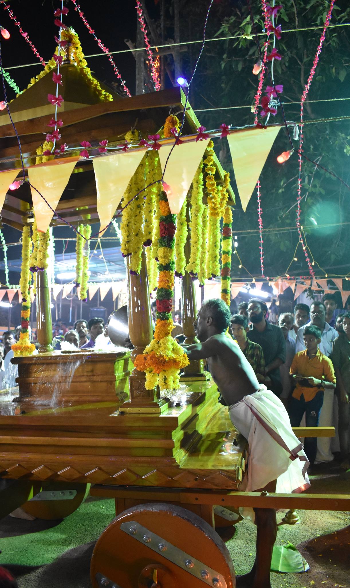 Vazhayila Sree Bhagavathi Temple wayanad Dresscode